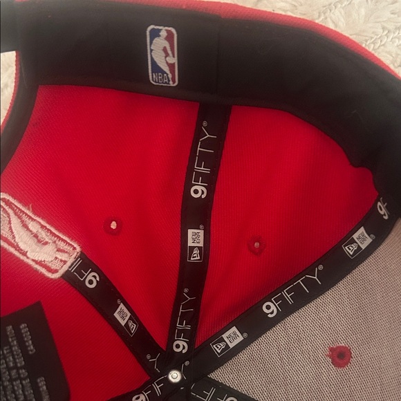 SIGNED NBA ROCKETS RED HAT - Picture 4 of 7